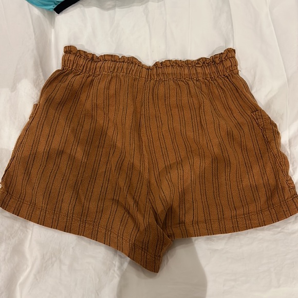 Shorts - Picture 2 of 4